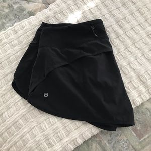 Lululemon black Speed Up Short *2.5 inch